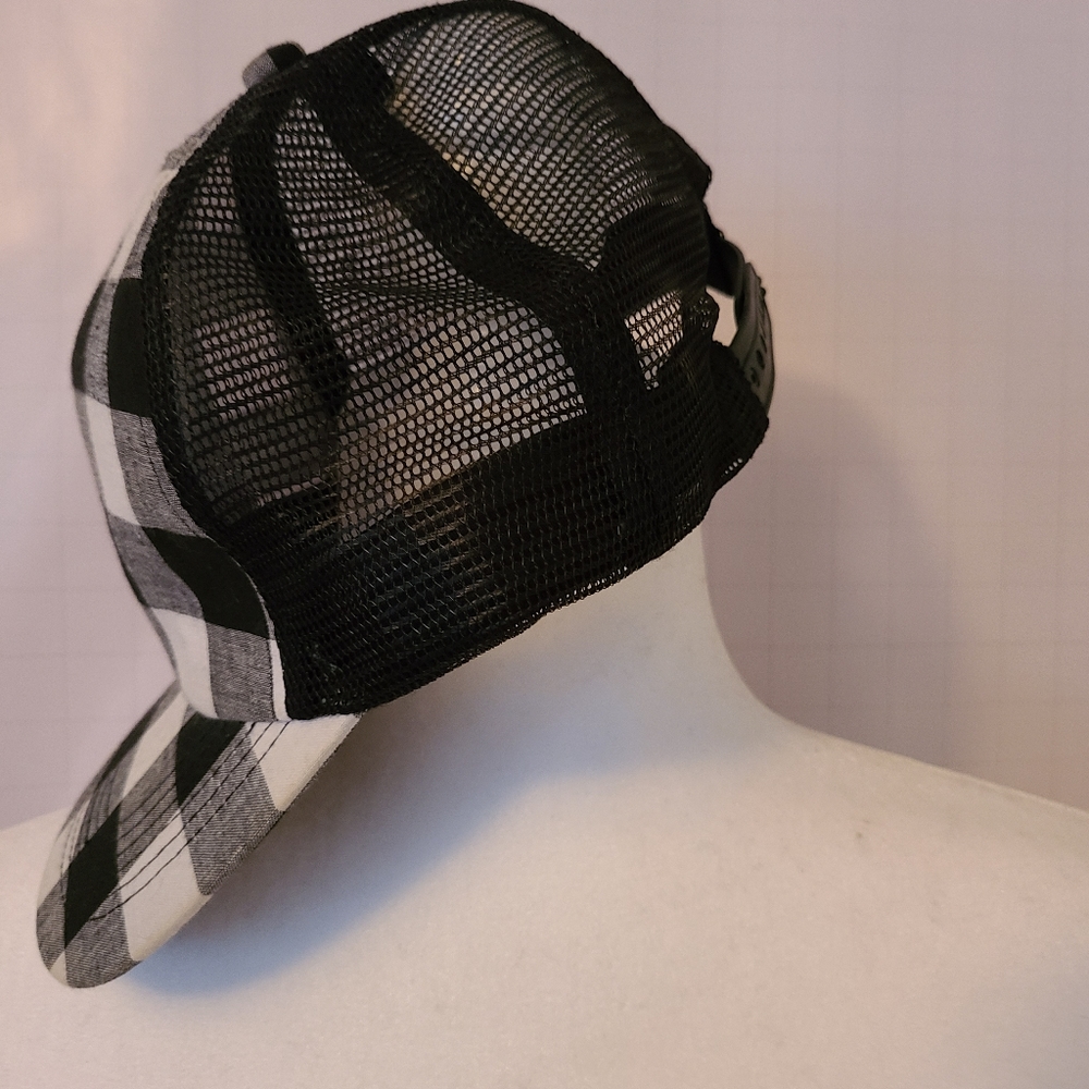 Checkerboard Design Hat - Picture 6 of 12